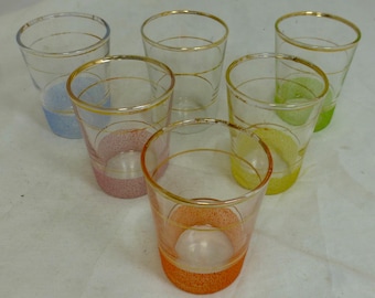 Vintage veelkleurige suikermatte gouden rand set van 6 borrelglazen bekers – Franse retro cocktailpartyglazen – gemaakt in Frankrijk