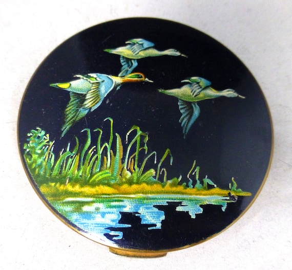 Stratton Flying Ducks Vintage Powder Compact / Ma… - image 1
