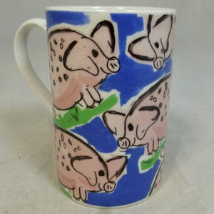 Vintage Dunoon Animal Farm Pigs Blå Skotsk Stengodsmugg - Handmålad Rosa Grismönster - Jane Brookshaw Design - Tillverkad i Skottland