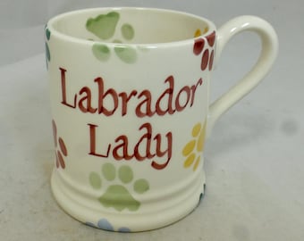 Taza de media pinta con diseño de labrador de Emma Bridgewater - Esponja decorada a mano con coloridas huellas de perro - Sello de tractor - Staffordshire, Inglaterra