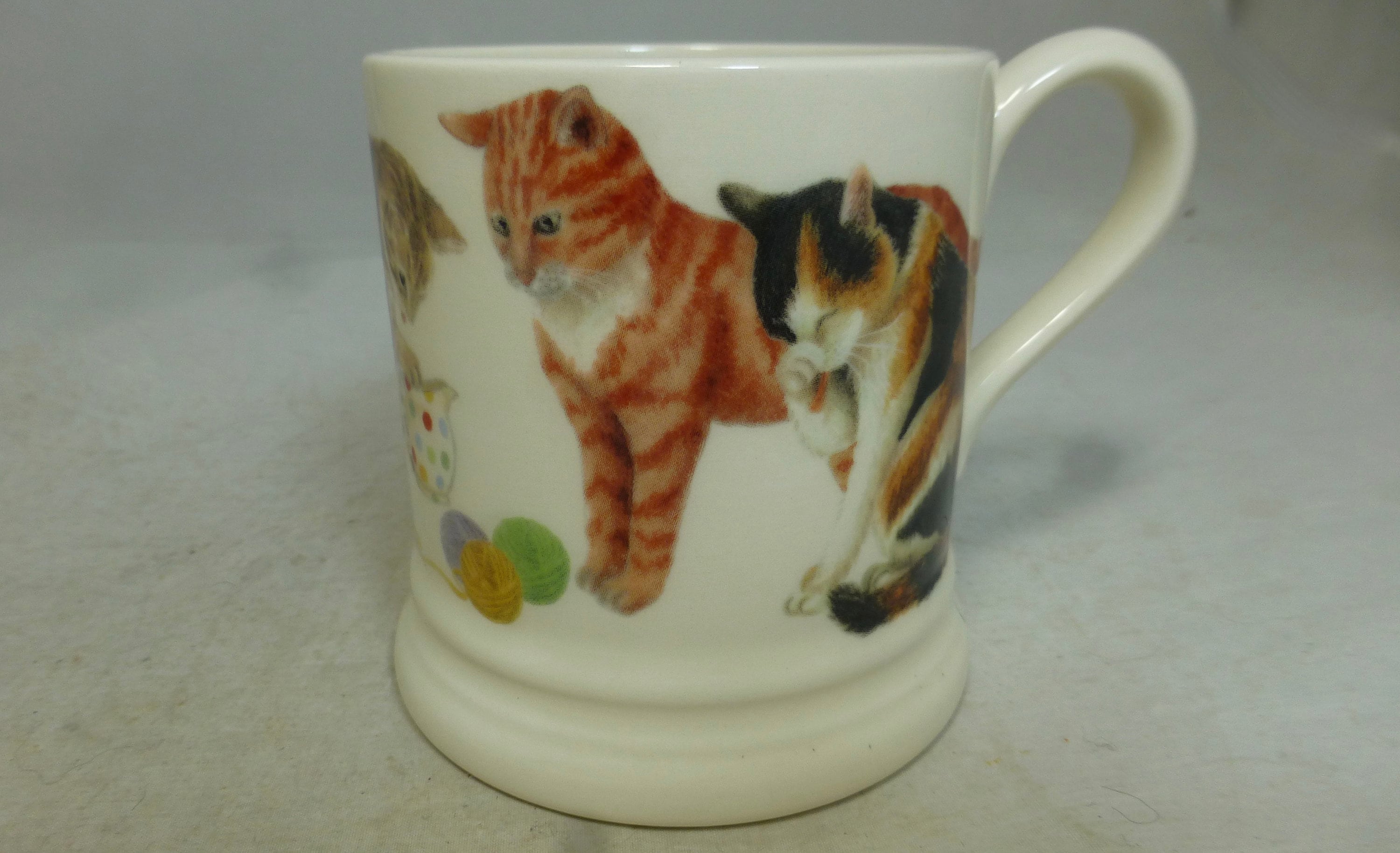 エマブリッジウォーターハート猫ハンドメイド 楽しいエマ・ブリッジウォーターのカラフルな猫の品種ウールボール