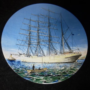 Poole aardewerk Vintage kleurrijk zeilschip scène 6 in plaat - Herzogin Cecilie - kunstenaar PA Bate - displayplaat Tall Ship - Dorset, Engeland