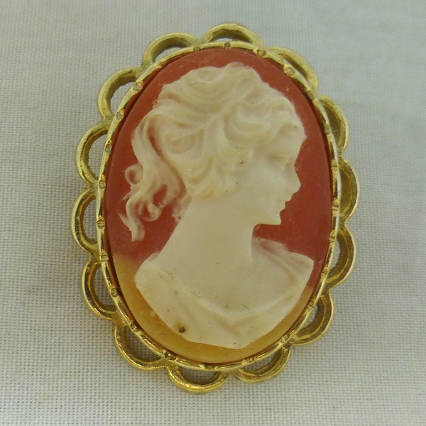 Vintage Cameo Brooch - Etsy