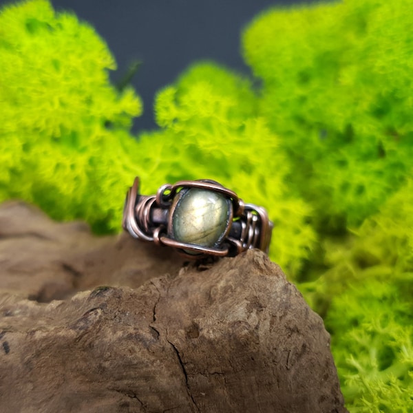 Wire wrapping ring - Green olive gold labradorite jewelry - Woven gift for her - Perfect BOHO present for women - Anniversary gift for wife