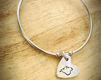 Stainless steel bangle with hand stamped Isle of Wight charm, charm bracelet, heart charm, holiday souvenir, hand made on the Isle of Wight