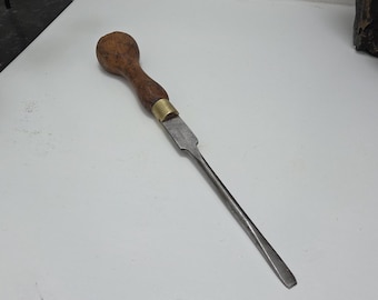 Vintage Screwdriver / Governor Brand / Flathead with Wooden Handle