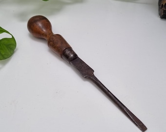 Destornillador Taymar Sheffield vintage: punta plana de 11" con mango de madera