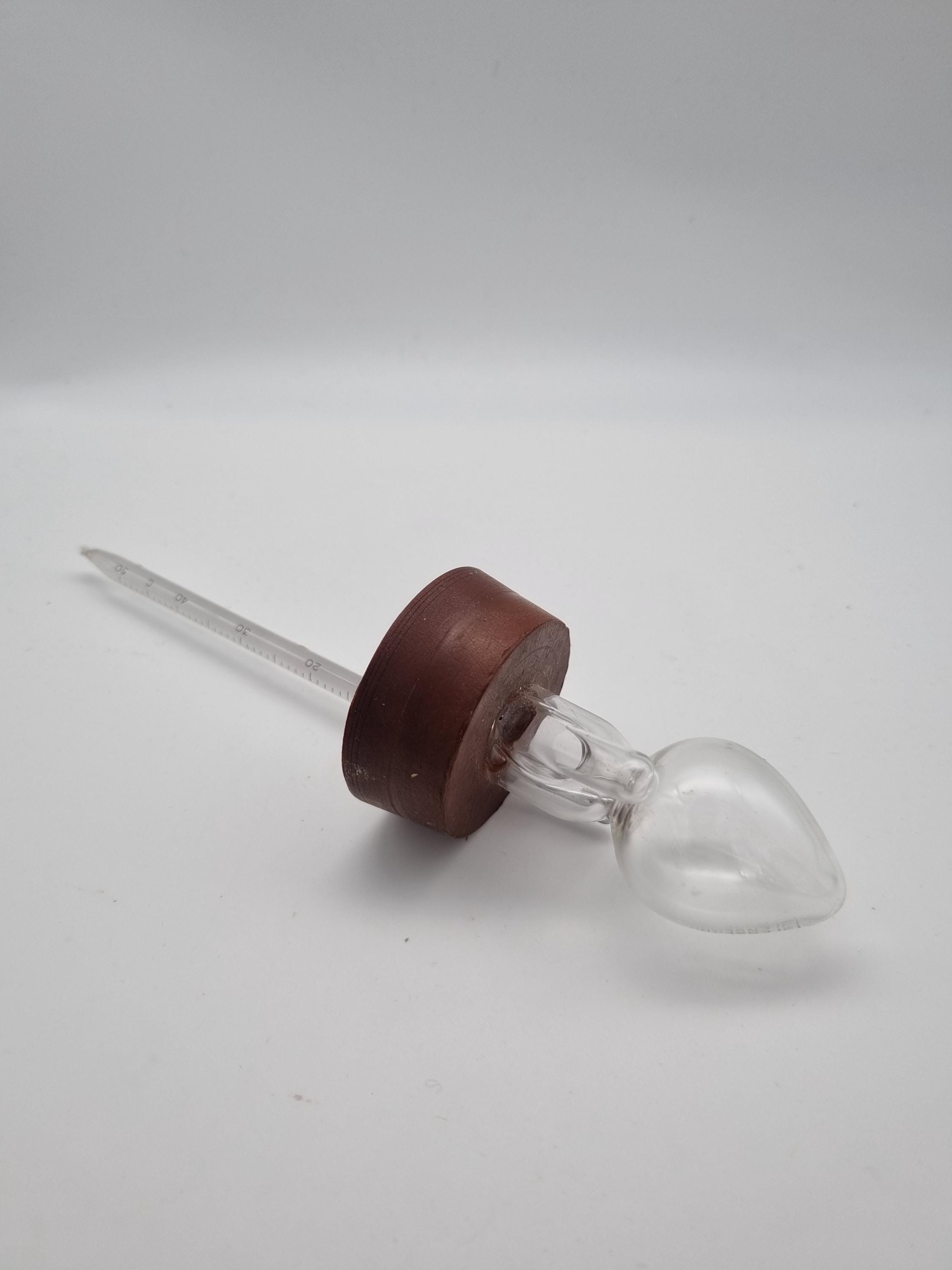 Wissenschaftliche Laborgeräte / Thermometer / Birnenform Flasche und Bung / Baird und Tatlock London