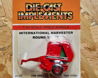 Vintage Ertl International Harvester Round Baler / #1758 / Die-Cast Implements 1/64 Scale Speed Wheels