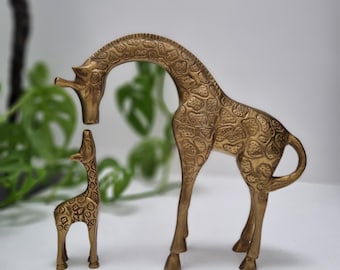 2 Vintage Brass Giraffes / Mother and Child / Mid Century Modern Brass Homeware