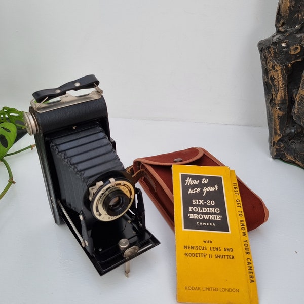 Kodak Folding Brownie Six 20 Kodette II Shutter Vintage Bellows Camera / Brown Fabric Case and Instructions