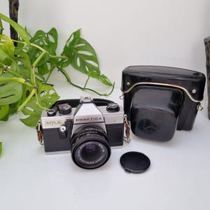 Praktica MTL5 SLR 35mm Camera - Carl Zeiss Lens / Carry Strap / Branded Carry Case / Vintage Camera