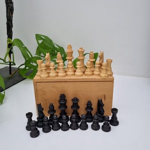 Vintage Wooden Chess Men / Staunton Pattern / 6cm King / Boxed