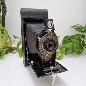 Kodak No 2C Folding Autographic Brownie with Stylus, Shutter Cable Release and Case
