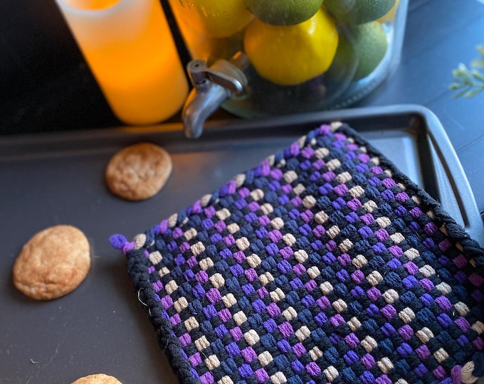 8" Pot Holder with a Purpose of going to College, potholder, for handling hot dishes and pans