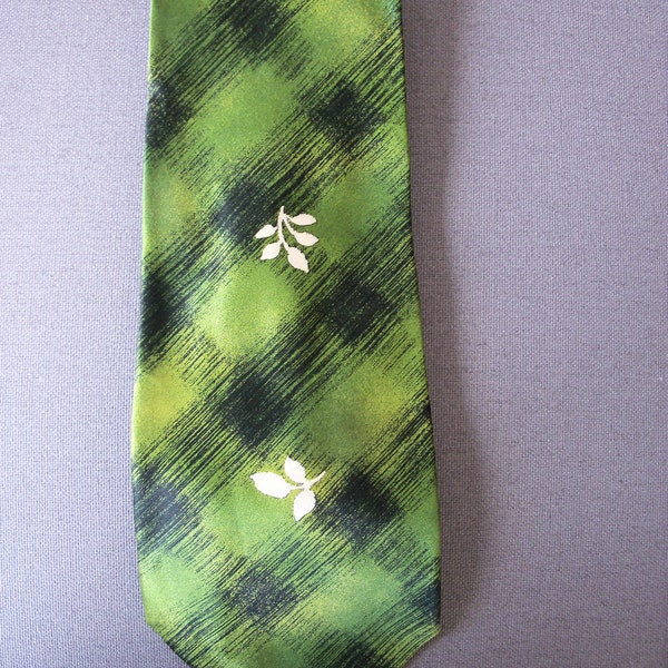 Designer HUGO BOSS Dark Green Pure Silk Tie, made in Italy