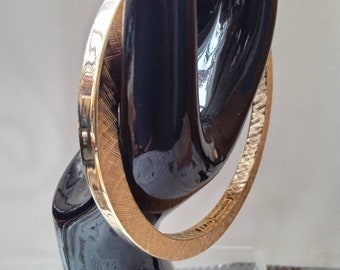 KENNETH JAY LANE Shiny Gold Plated Bangle, signed, made in u.s.a, gift bag