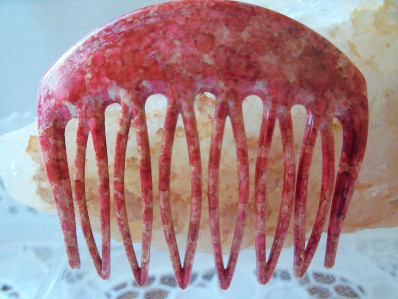 Unusual CrimsonScarletPeach Marbled Effect Vintage Hair Comb
