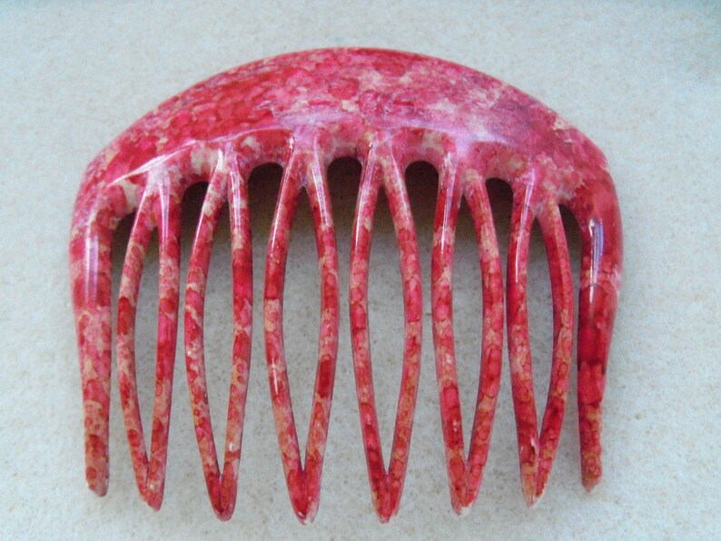 Unusual CrimsonScarletPeach Marbled Effect Vintage Hair Comb