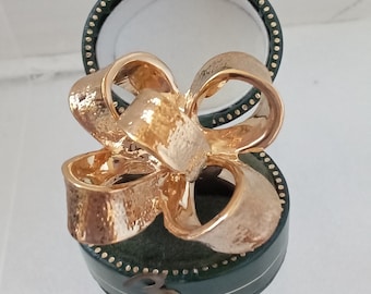 KENNETH J LANE Gold Ribbon Bow Dramatic Designer Ring, signed, boxed