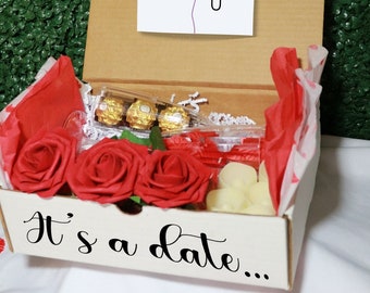 Valentine Party for Two Kit | Romantic Room Decoration Box | Red Gold Romantic Decoration Kit | Valentine Romantic Kit | Gold Valentine Kit