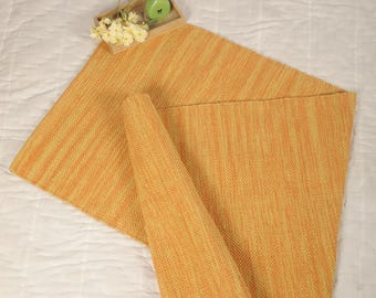 Esterilla de yoga de algodón orgánico tejida a mano: Alfombra amarilla de barro (0,6 x 1,8 m)