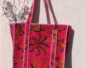 Bolso de mano acolchado de terciopelo floral: bolso de hombro indio hecho a mano