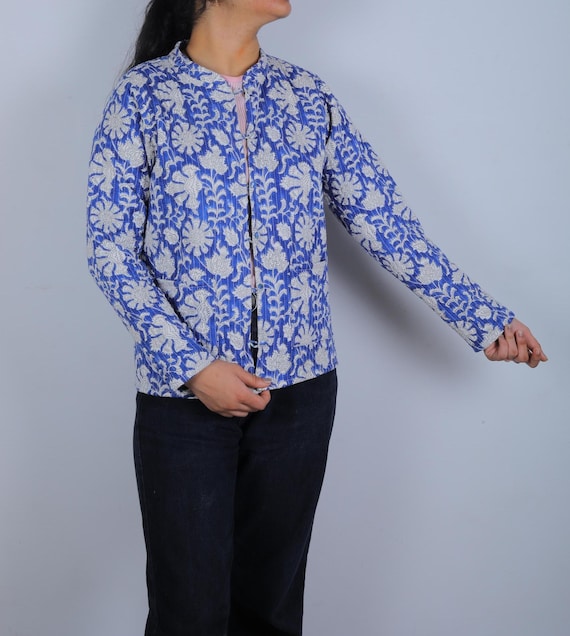 ブルーフローラルキルティングジャケット：リバーシブルインドブロック