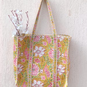 Indian Floral printed Quilted Tote Bag, Luxury Christmas gift for mother Shopping Bag, Shouder Bag, Travel Bag, Market Bag, Quilted Tote bag