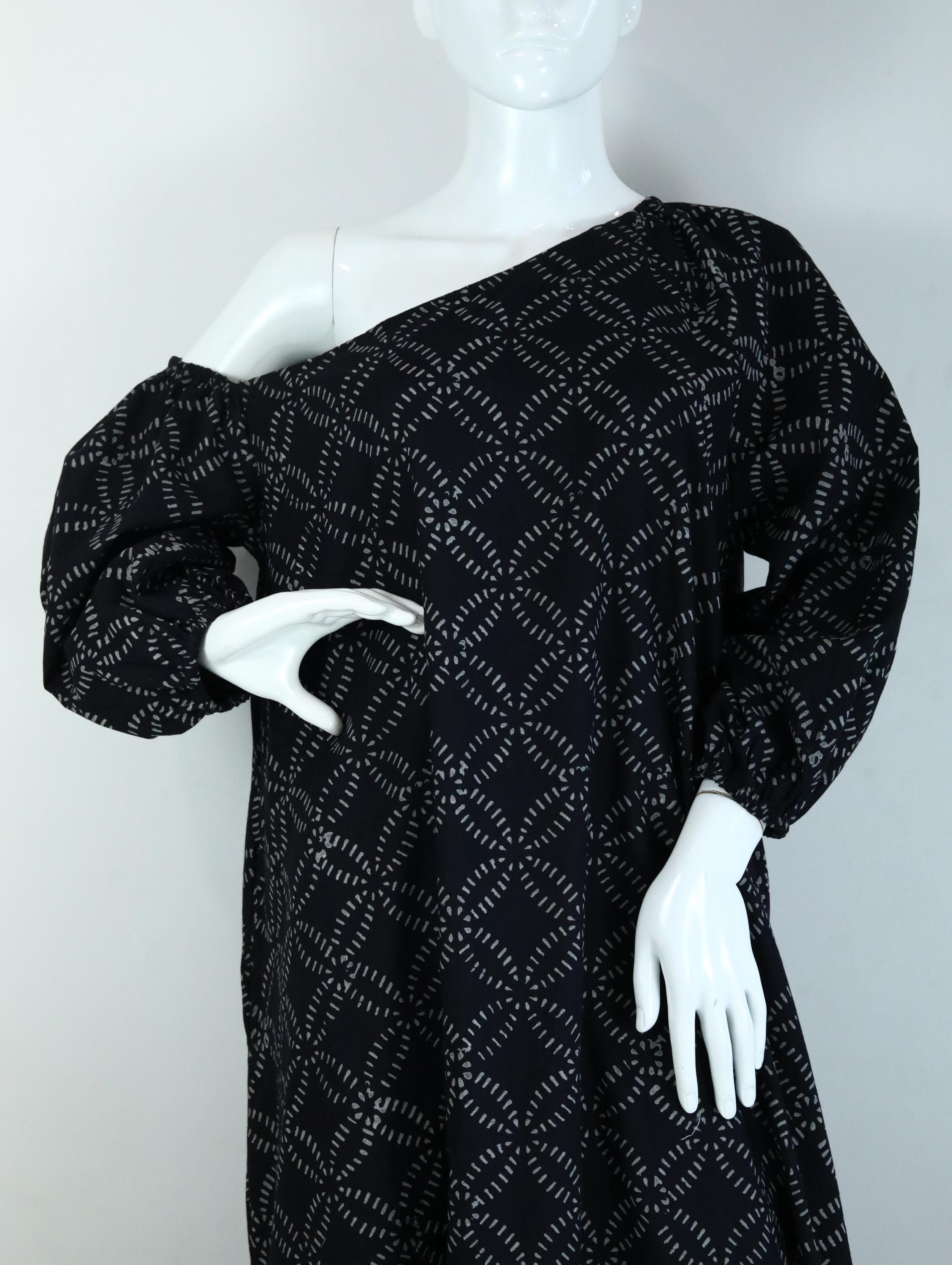 Abito estivo in cotone con stampa a blocchi di colore nero, abito