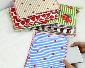 Handmade Quilted Cotton Laptop Sleeve: Zipper Closure, Padded Protection