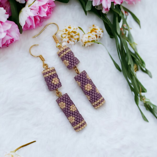 Boucles d'oreilles en perles violet et caramel.