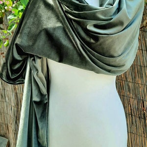 VELA SHAWL IN MUTED OLIVE