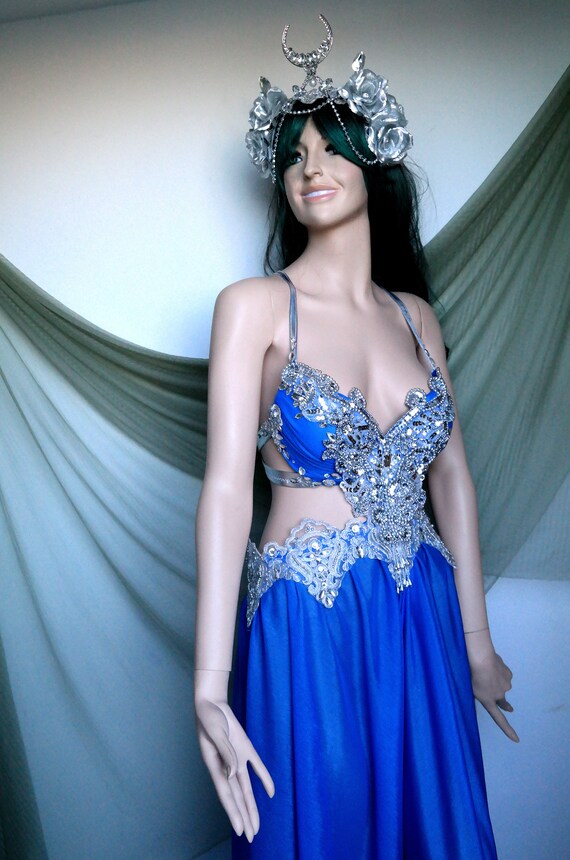 Sexy moon goddess