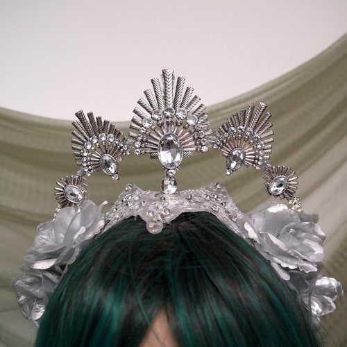 White and Silver Headpiece Flower Crown, Ice Queen tiara, Snow Fairy crown, Winter bride wedding headpiece, shops Tiara Halo Queen headpiece