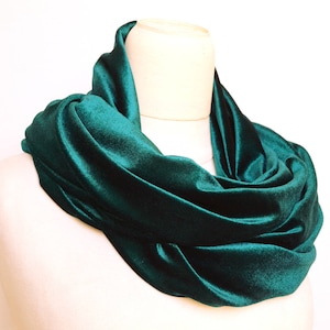 Velvet Scarf, Green Velvet Scarf, Velvet Infinity Scarf, Women Scarf, Autumn Gift Scarf, Circle Scarf, Winter Scarf