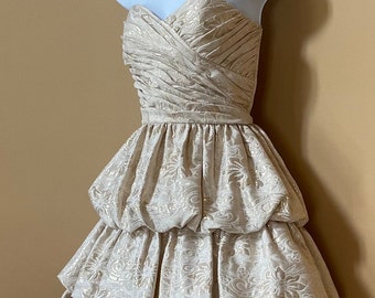VINTAGE Y2K Betsey Johnson strapless formal cream colored and gold dress women's size 8