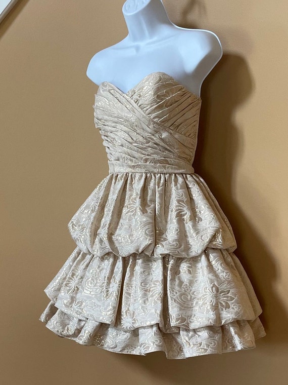 betsey johnson ivory dress VINTAGE Y2K Strapless Formal Cream Colored and Gold Women's Size 8 Cotton Shirts