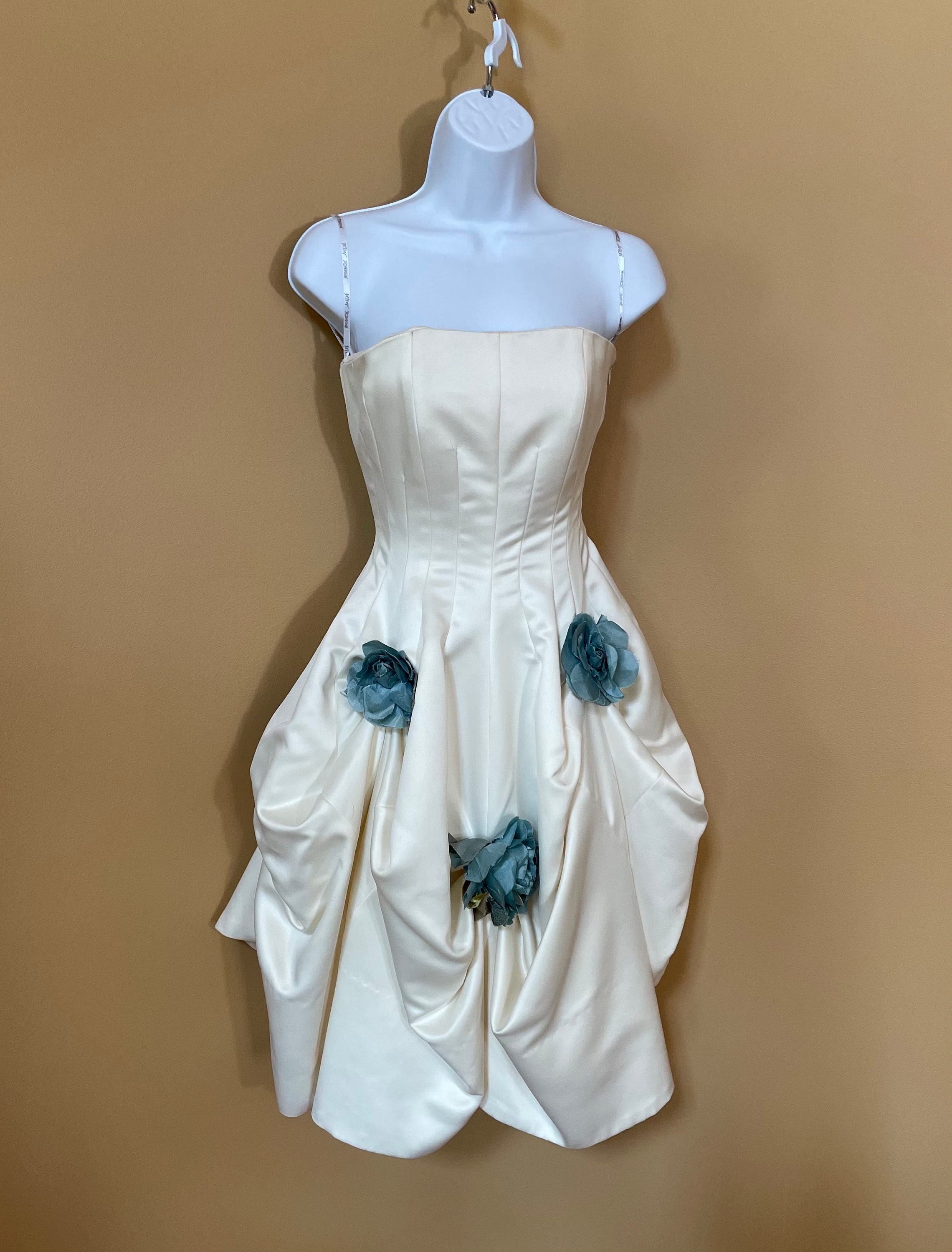 Vintage Betsey Johnson Wedding Dress White With Blue Flowers - Etsy Vintage Betse
y Johnson Wedding Dress White With Blue Flowers - Etsy