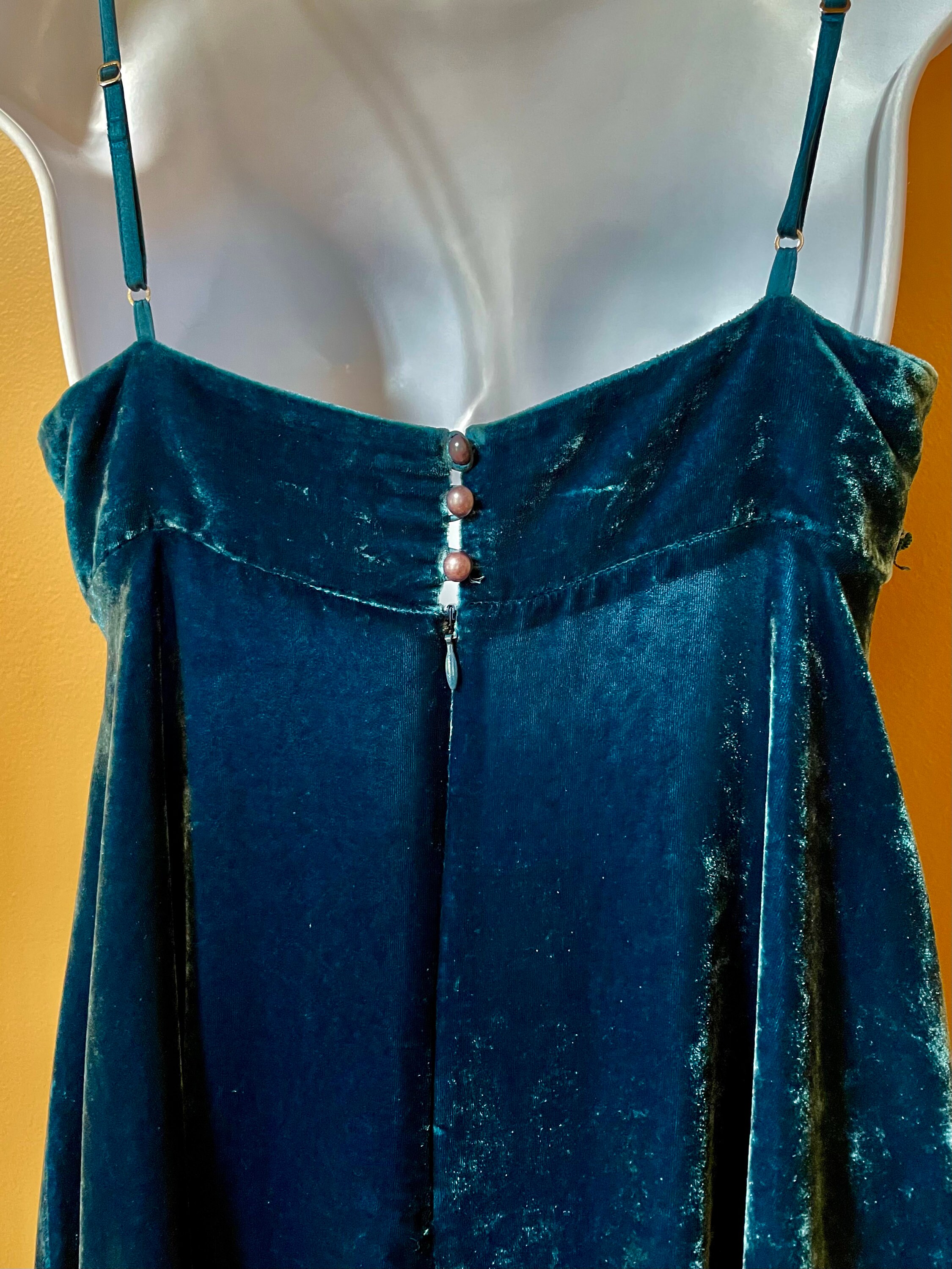 slim fit dress slacks 1980s Green Velvet Dress