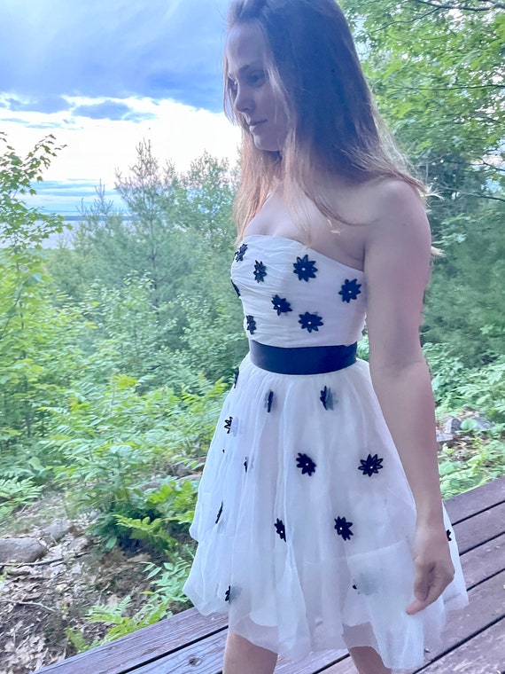 VINTAGE Betsey Johnson Strapless Knee Length Formal Dress VINTAGE Betsey Johnson Strapless Knee Length Formal Dress