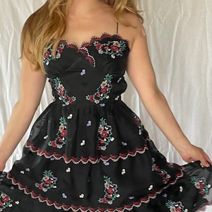 VINTAGE Betsey Johnson Black embroidered darling dress, layers women&#39;s size 4-6
