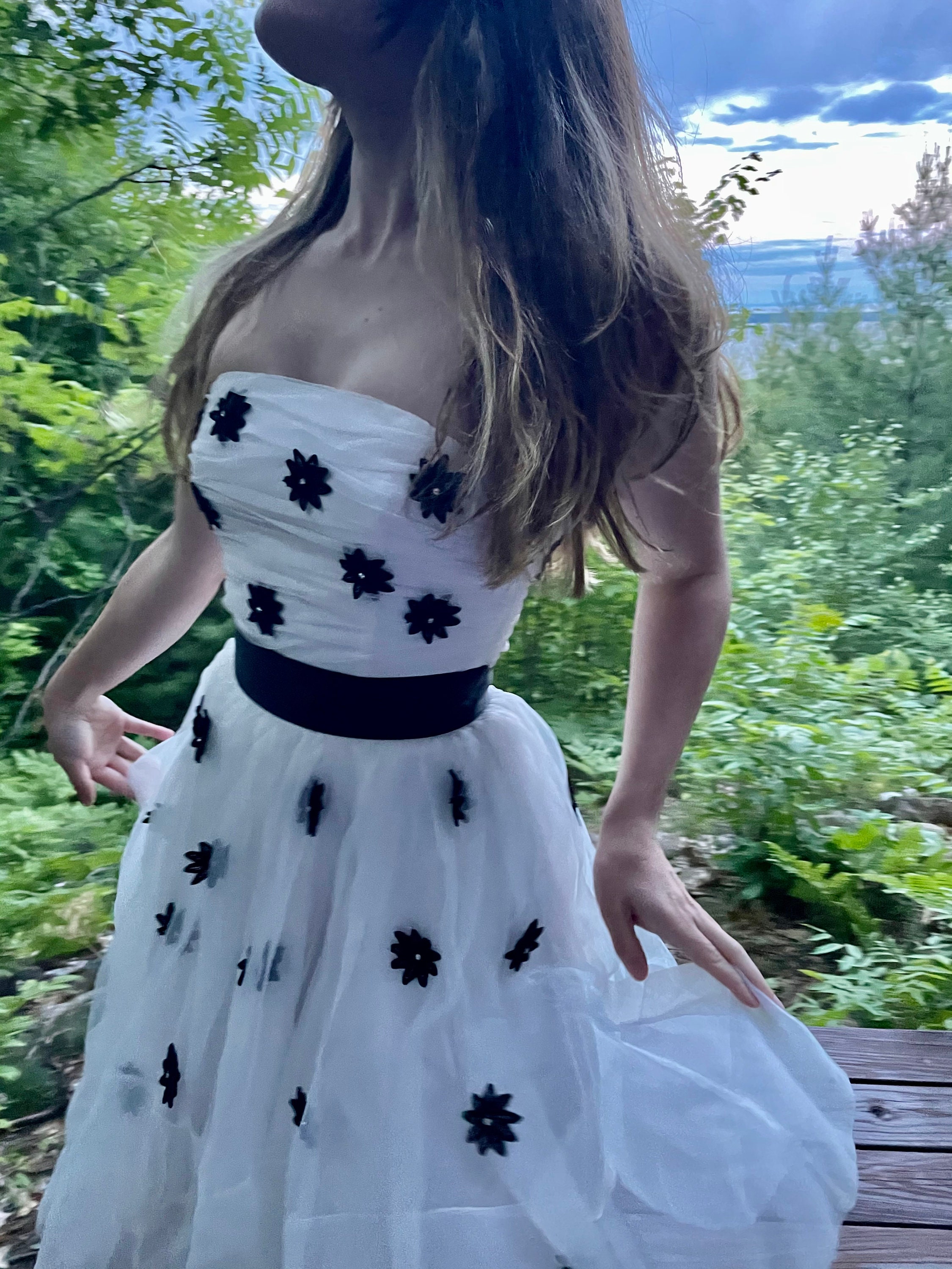 VINTAGE Betsey Johnson Strapless Knee Length Formal Dress VINTAGE Betsey Johnson Strapless Knee Length Formal Dress