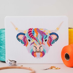 マンダラ ハイランド カウ クロスステッチ パターン | 幾何学模様の裁縫プロジェクト | 刺繍 | 初心者 & 中級者 | DIY 農場動物の針仕事