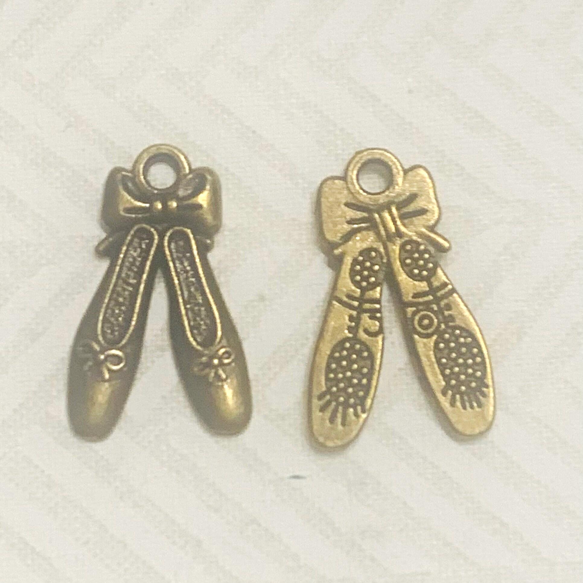 に 5 Pcs. Ballet Shoes With Bow Charm Antique Gold Color Bracelets