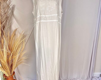 Vintage White Maxi Dress Sag Harbor 90’s Oversized Long Dress Embroidered Flowy White Bohemian 70’s Dress Bridal Outfit Wedding Dress