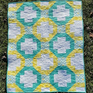 Baby quilt, play mat, handmade bedding, small quilt, modern, cotton, original design, unique, aqua, yellow, baby shower image 1