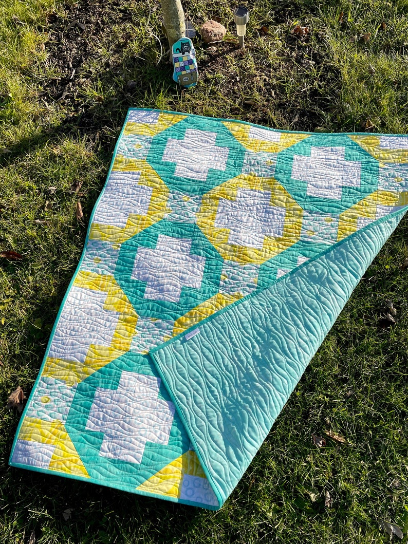 Baby quilt, play mat, handmade bedding, small quilt, modern, cotton, original design, unique, aqua, yellow, baby shower image 4