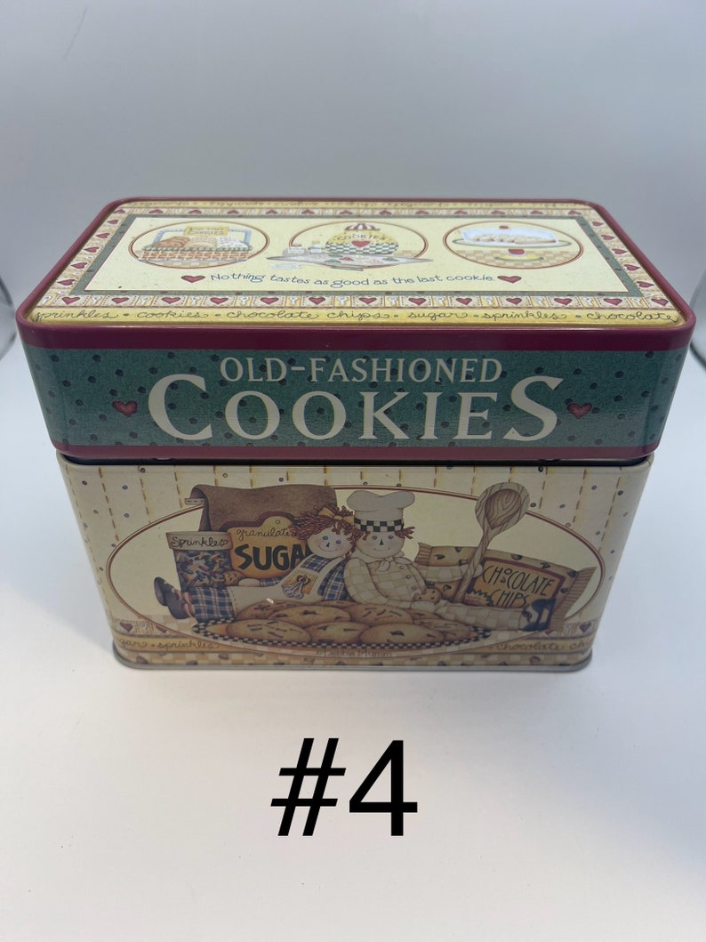 Vintage Metal Recipe Box Holds Grandma's Handwritten Recipe's You