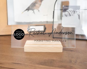 Plaque nominative de bureau personnalisée, Plaque nominative en acrylique avec logo personnalisé, Cadeau pour un collègue, Plaque nominative pour l'employé, Plaque nominative en acrylique transparent